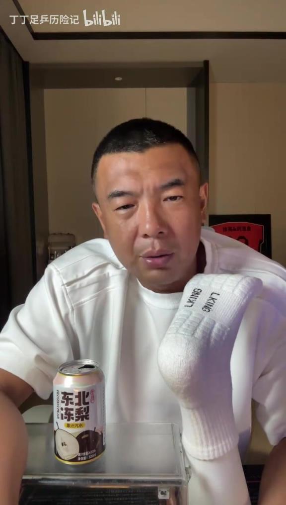 徐亮：本土球员中超人才断层，中路被外援占满，边后卫竟只剩杨希