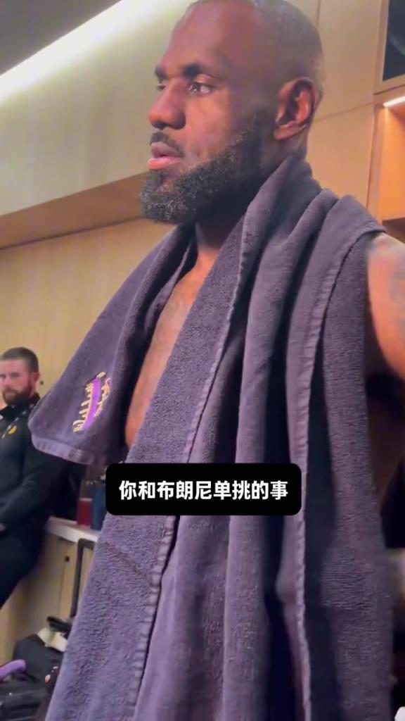 和儿子单挑砸坏篮板！老詹：当时布朗尼手感正热，用扣篮吓他一下