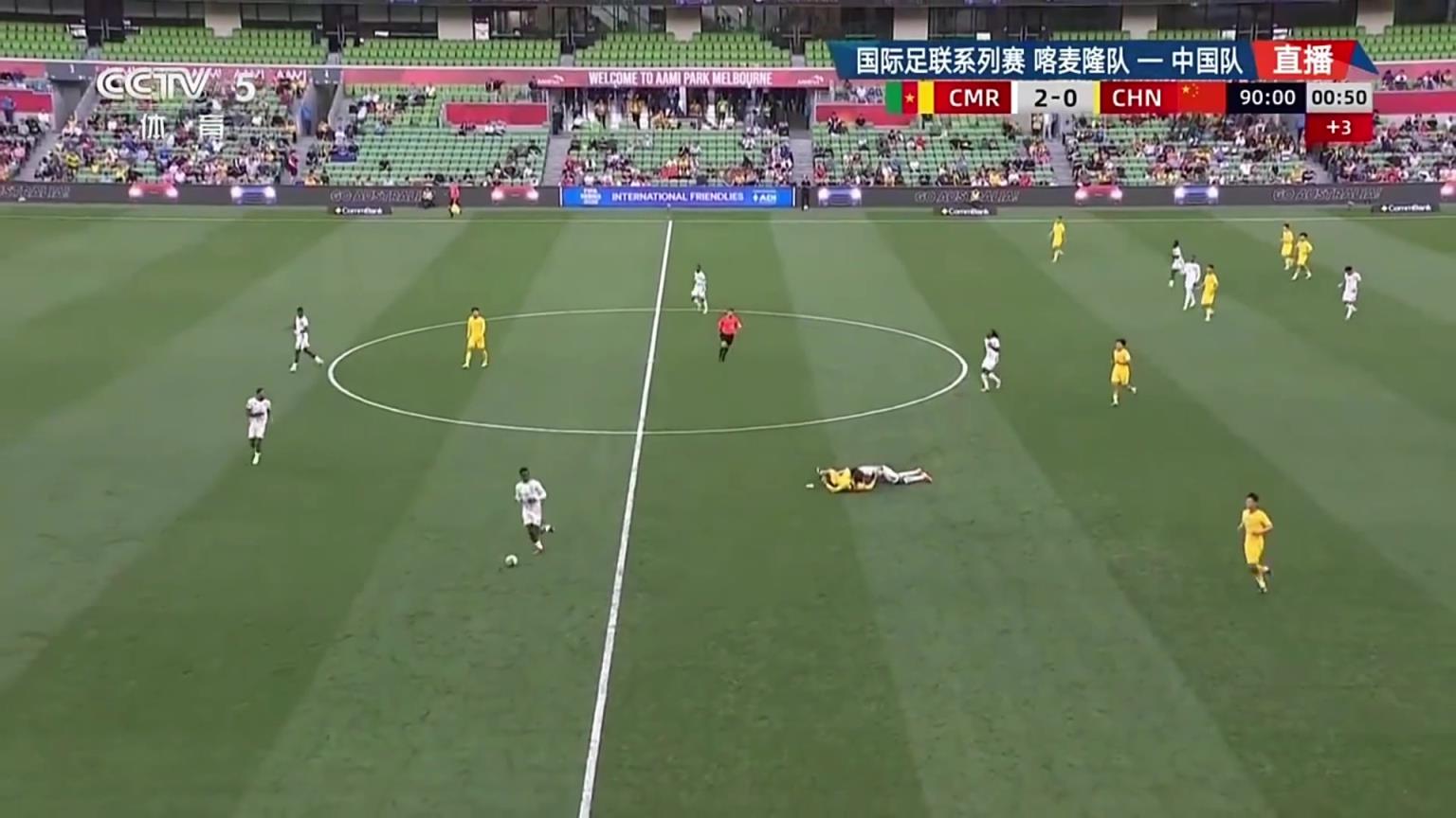 拜合拉木再造喀麦隆红牌，央视解说：要控制情绪啊！