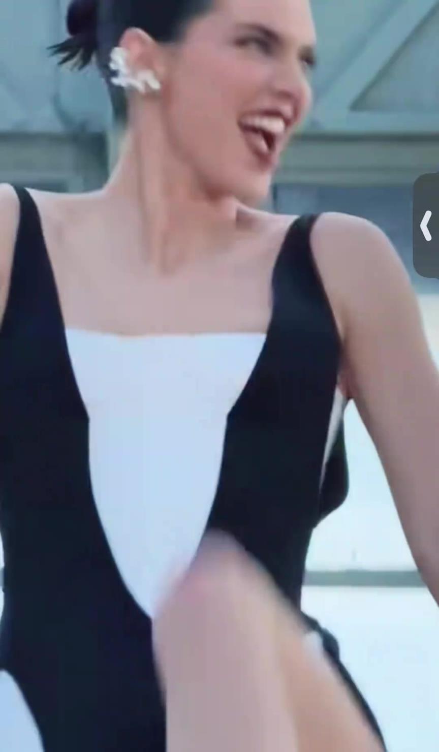 这就是NBA最佳防守的压迫感嘛！ 气场全开肯豆真是绝了