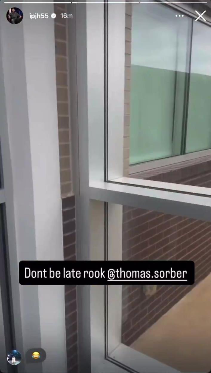 经典老把戏！雷霆整蛊队内新秀托马斯·索伯，在车内塞满海绵球！