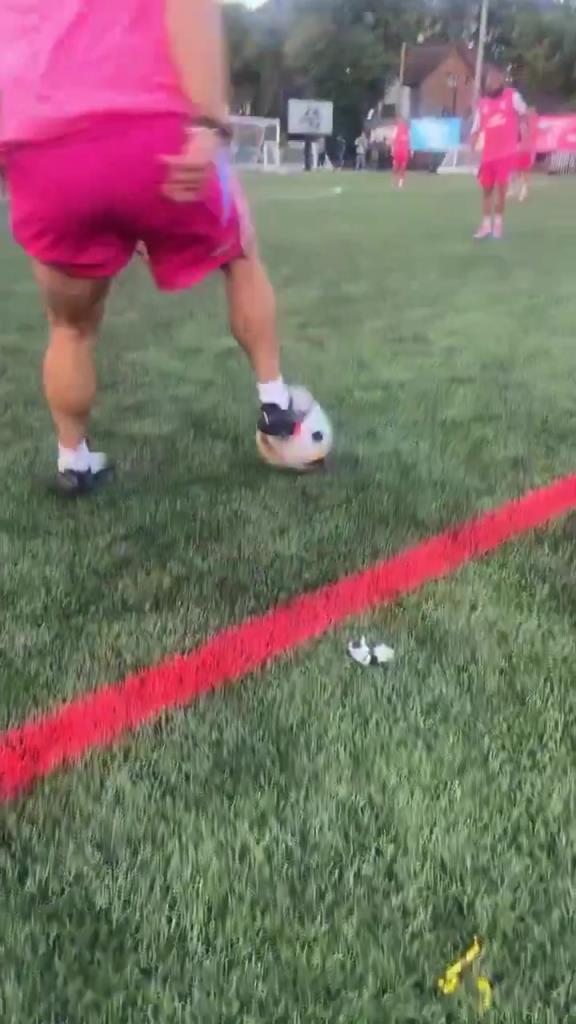 360°转体彩虹过人，你比内马尔还牛！快报警把他抓走吧